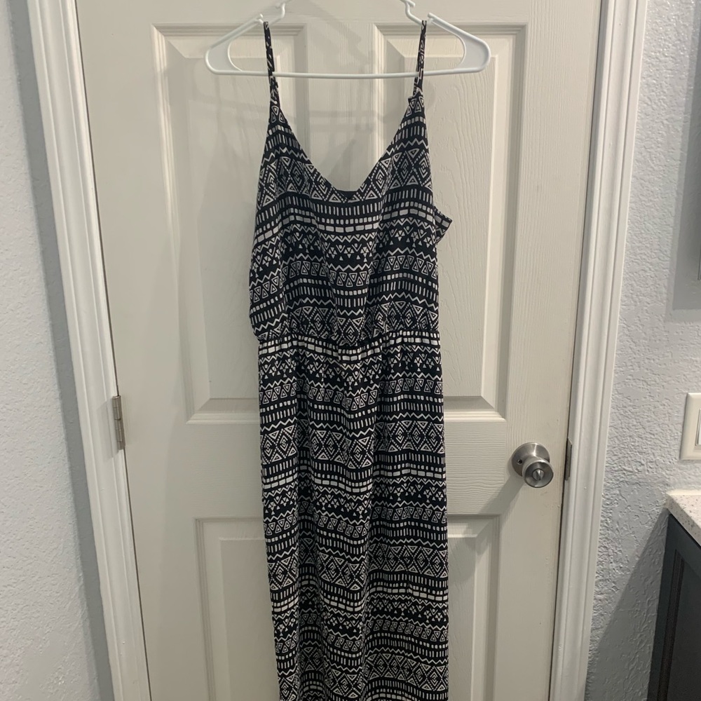 Black and white Forever 21 summer dress